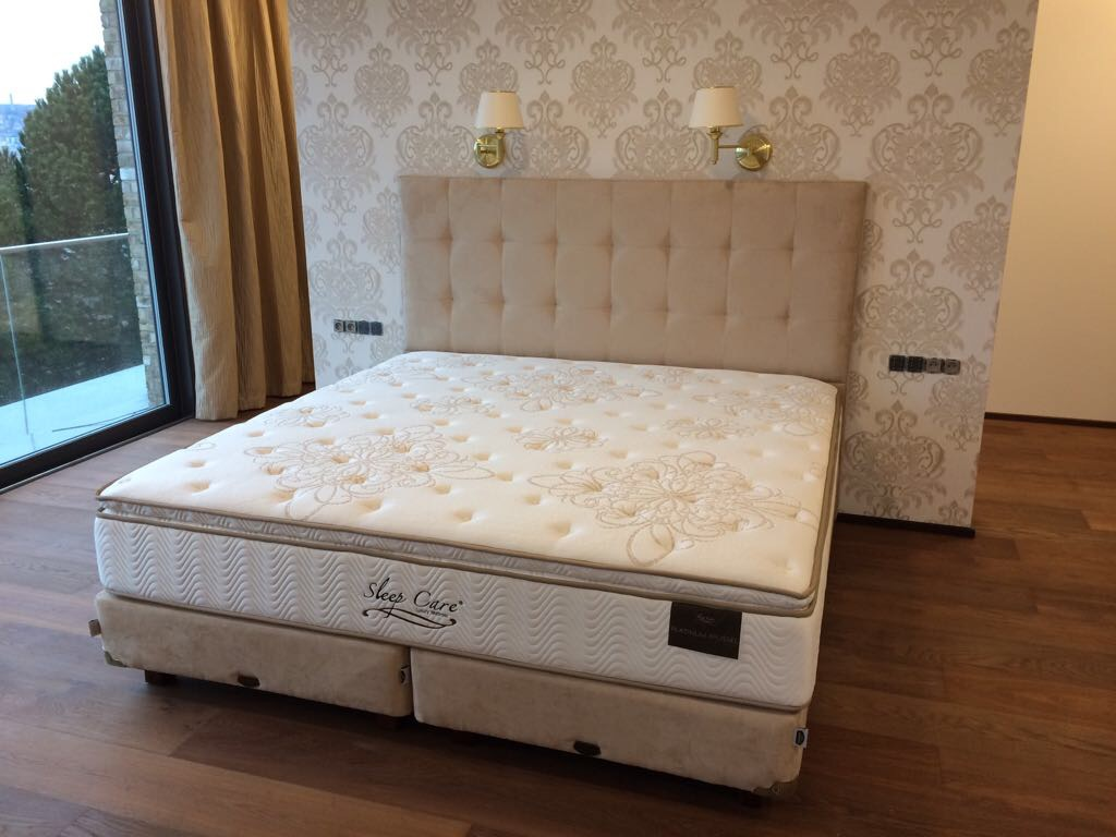 Luxusní vysoká postel  Vermont Beige 200 x 200